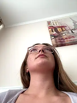 Snapshot of Bellatrisssaa chatting on 10-20-25, 12:27 Bellatrisssaa online show from 10-20-25, 12:27