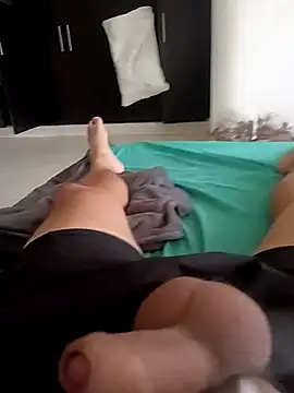 Snapshot of alejos81 chatting on 10-19-25, 08:42 alejos81 online show from 10-19-25, 08:42