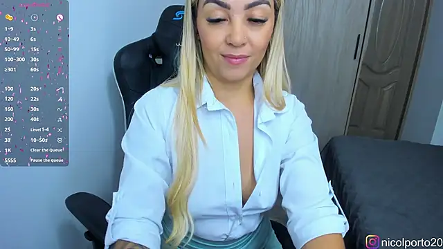 NicolPorto online show from 10-31-25, 12:39