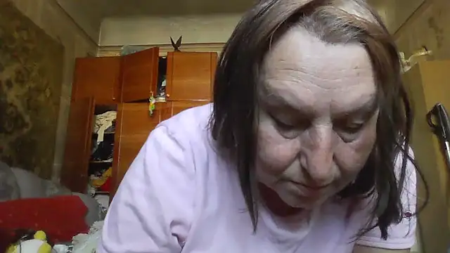 Snapshot of AnnaLive570 chatting on 10-26-25, 09:59 AnnaLive570 online show from 10-26-25, 09:59