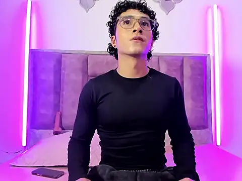 0anonimo bottom1 online show from 09-25-25, 08:23