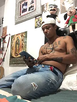 elpeluchenegroxxx3 online show from 02-10-26, 02:04