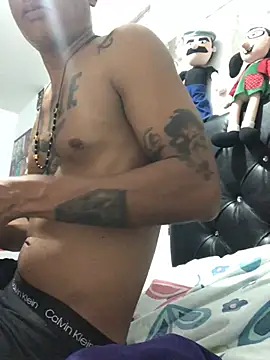 elpeluchenegroxxx3 online show from 02-27-26, 04:01