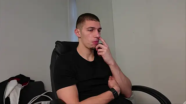 Snapshot of Ryan_Dozer chatting on 10-11-25, 05:50 Ryan Dozer online show from 10-11-25, 05:50