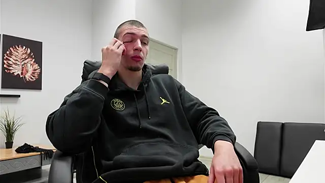 Snapshot of Ryan_Dozer chatting on 10-25-25, 07:38 Ryan Dozer online show from 10-25-25, 07:38