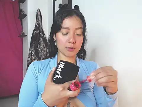 Snapshot of charlottekiss99 chatting on 12-14-25, 01:38 charlottekiss99 online show from 12-14-25, 01:38