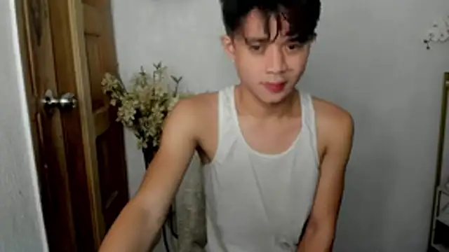 Snapshot of NautyBoyBrazeen_143 chatting on 12-02-25, 04:46 NautyBoyBrazeen 143 online show from 12-02-25, 04:46