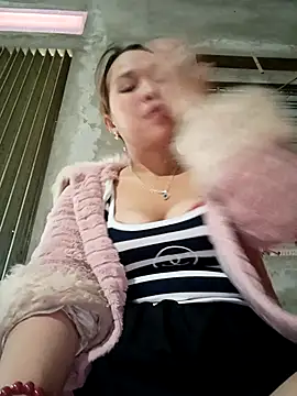 Snapshot of keobong-00 chatting on 11-18-25, 01:00 keobong-00 online show from 11-18-25, 01:00