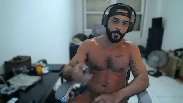 lilwolfbrasil online show from 12-13-25, 09:42