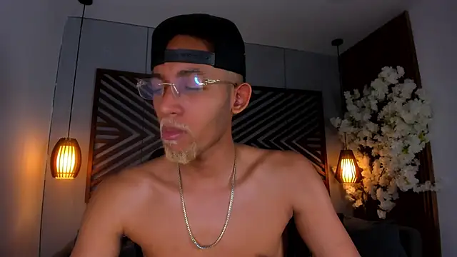 B Wild online show from 10-22-25, 03:51