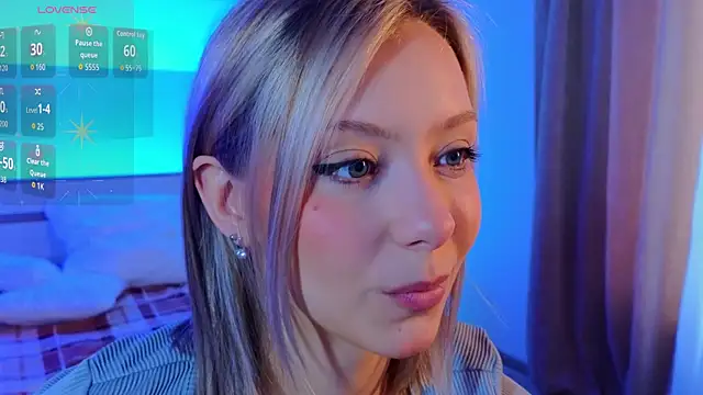 LumMina online show from 04-26-26, 03:15