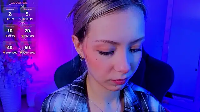 LumMina online show from 04-27-26, 01:36