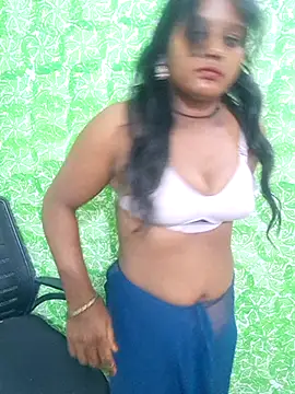 Snapshot of Rashmi_Pathak chatting on 09-13-25, 02:33 Rashmi Pathak online show from 09-13-25, 02:33