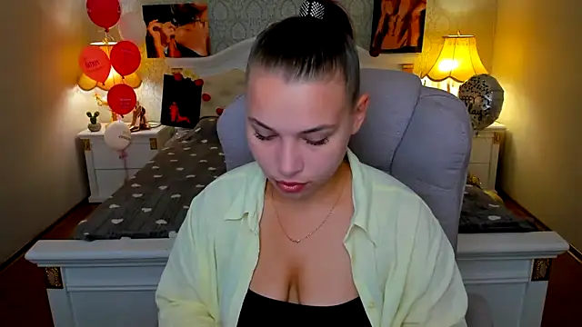 Snapshot of OmniaSher chatting on 09-09-25, 08:58 OmniaSher online show from 09-09-25, 08:58