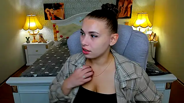 Snapshot of OmniaSher chatting on 09-18-25, 09:11 OmniaSher online show from 09-18-25, 09:11