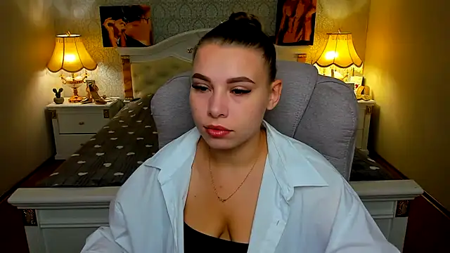 Snapshot of OmniaSher chatting on 10-16-25, 09:10 OmniaSher online show from 10-16-25, 09:10