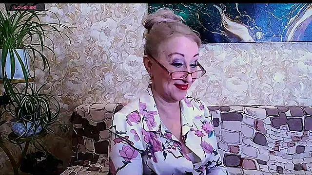  Sara  Smith  online show from 03-03-26, 10:43