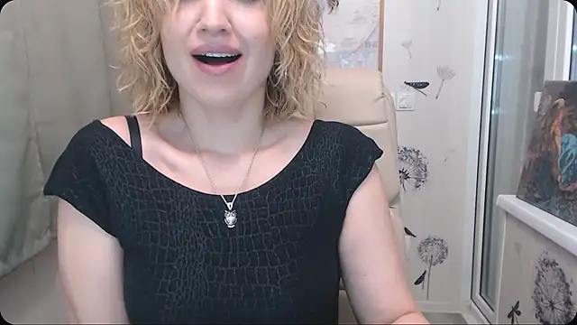 Snapshot of KatrinAlluring chatting on 11-24-25, 04:45 KatrinAlluring online show from 11-24-25, 04:45