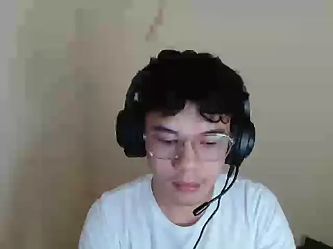 Snapshot of keirflorianxx chatting on 09-18-25, 02:30 keirflorianxx online show from 09-18-25, 02:30