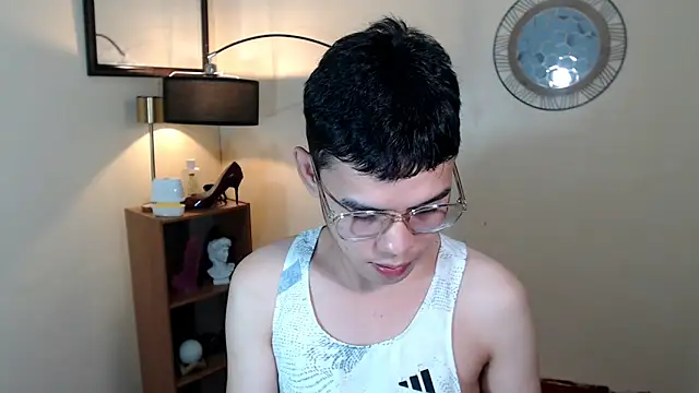Snapshot of keirflorianxx chatting on 10-05-25, 09:45 keirflorianxx online show from 10-05-25, 09:45