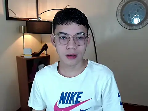 Snapshot of keirflorianxx chatting on 10-06-25, 02:58 keirflorianxx online show from 10-06-25, 02:58