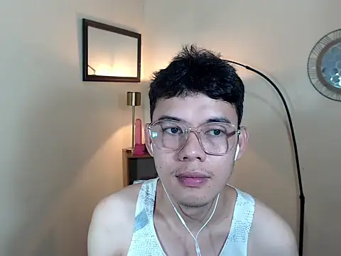 Snapshot of keirflorianxx chatting on 10-14-25, 05:41 keirflorianxx online show from 10-14-25, 05:41