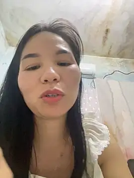 Snapshot of xiaonan- chatting on 11-07-25, 02:28 xiaonan- online show from 11-07-25, 02:28