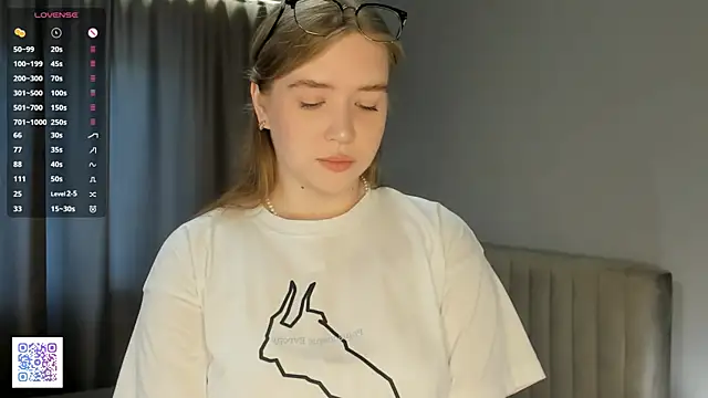 AlinaSollman online show from 09-30-25, 04:39