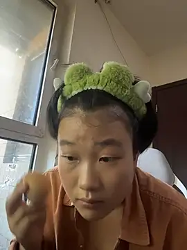 Snapshot of Fengbaby-555 chatting on 11-25-25, 05:51 Fengbaby-555 online show from 11-25-25, 05:51