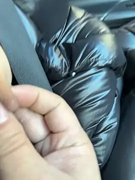 Snapshot of Fengbaby-555 chatting on 12-14-25, 04:51 Fengbaby-555 online show from 12-14-25, 04:51