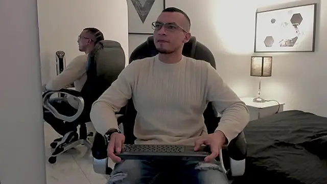 johan miller0 online show from 12-22-25, 05:59