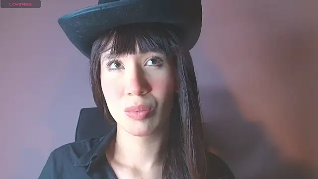 Electra Gosselin online show from 12-18-25, 03:56