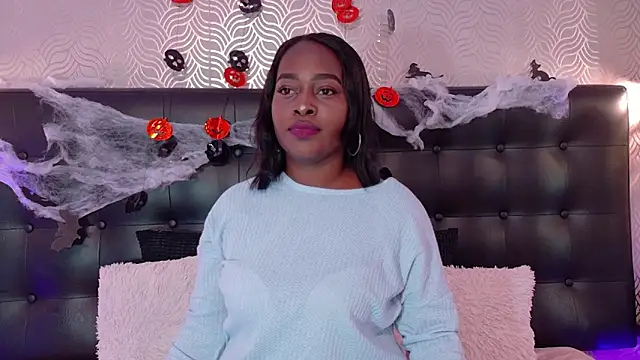 Snapshot of NaiaraMasson_ chatting on 10-20-25, 12:38 NaiaraMasson online show from 10-20-25, 12:38