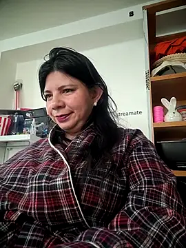 kinky momm online show from 11-18-25, 02:43