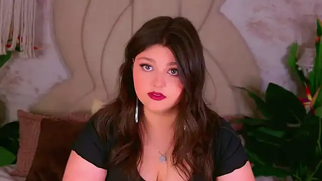 Snapshot of UR_BELLA chatting on 09-30-25, 09:36 UR BELLA online show from 09-30-25, 09:36