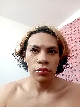 Snapshot of kittymutant99 chatting on 10-27-25, 06:23 kittymutant99 online show from 10-27-25, 06:23