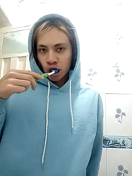 Snapshot of kittymutant99 chatting on 11-12-25, 05:57 kittymutant99 online show from 11-12-25, 05:57