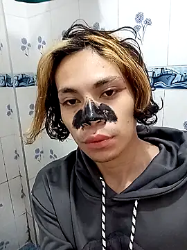 Snapshot of kittymutant99 chatting on 11-19-25, 05:57 kittymutant99 online show from 11-19-25, 05:57