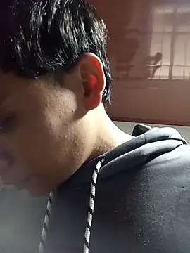 Snapshot of kittymutant99 chatting on 03-26-26, 12:33 kittymutant99 online show from 03-26-26, 12:33