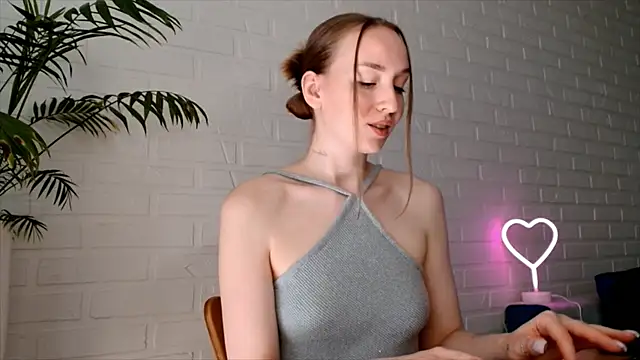 WhitePrincessLuna online show from 07-26-26, 12:01