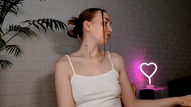 WhitePrincessLuna online show from 07-27-26, 12:01