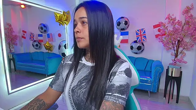 Snapshot of Black_roseee chatting on 06-16-26, 03:53 Black roseee online show from 06-16-26, 03:53