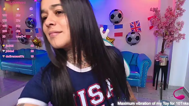 Snapshot of Black_roseee chatting on 07-19-26, 04:00 Black roseee online show from 07-19-26, 04:00