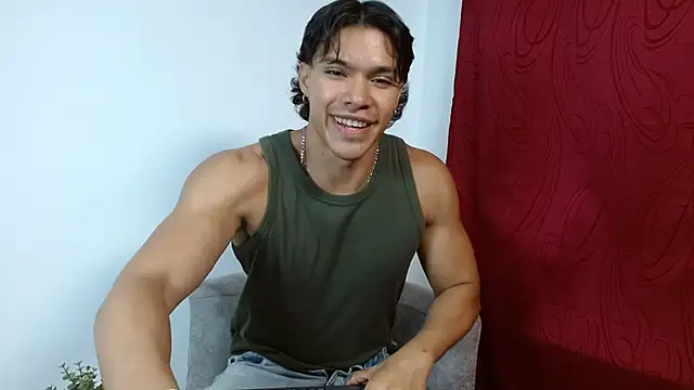 adriel escalante online show from 10-02-25, 01:34