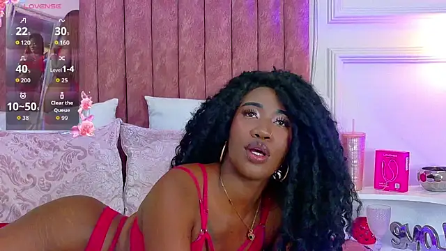 Snapshot of Rossie-Cameron chatting on 09-19-25, 01:12 Rossie-Cameron online show from 09-19-25, 01:12