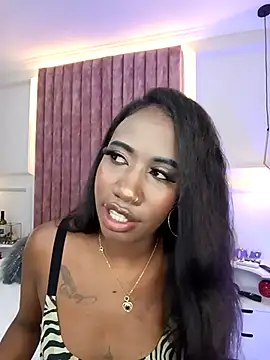 Snapshot of Rossie-Cameron chatting on 10-08-25, 02:25 Rossie-Cameron online show from 10-08-25, 02:25