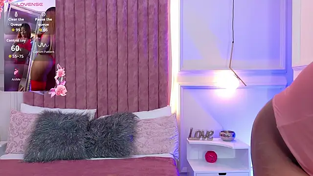 Snapshot of Rossie-Cameron chatting on 10-23-25, 12:59 Rossie-Cameron online show from 10-23-25, 12:59