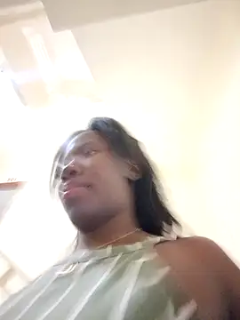 Snapshot of Rossie-Cameron chatting on 11-19-25, 01:00 Rossie-Cameron online show from 11-19-25, 01:00