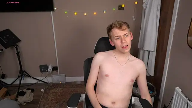 scottishtwink01 online show from 07-08-26, 08:57