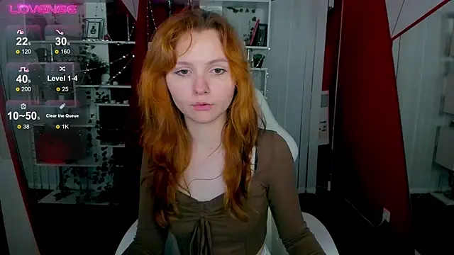 Snapshot of AlisHanson chatting on 10-14-25, 12:06 AlisHanson online show from 10-14-25, 12:06